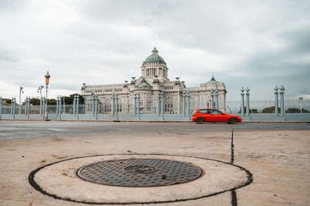 Ananta Samakhom Throne Hall Bangkok,Thailand. In the time when it is going to rainのeditorial素材