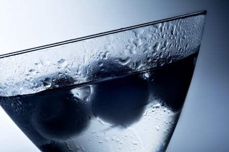 closeup of a cold dry martini in a cocktail glassの写真素材