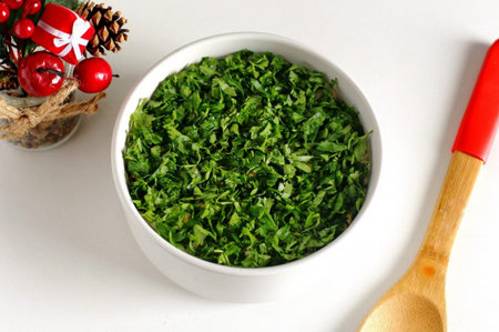 8. Sprinkle the salad with finely chopped herbs. Any greens will do, I have parsley.