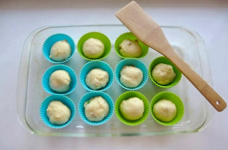 Divide the dough into balls weighing 40-45 grams each. Place the dough in a baking dish. Let stand...
