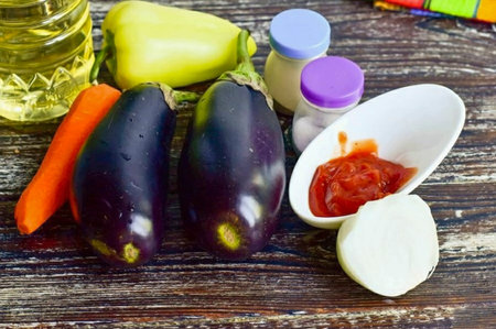 Prepare all the necessary ingredients, put them in front of you.の写真素材