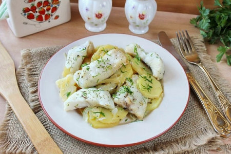 The hunt is ready. Serve hot. This is how it is prepared in the Khanty-Mansi Autonomous Okrug of Russia. Hence the name. Simple, fast and delicious!の写真素材