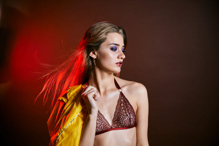 Beauty young woman face portrait. Model girl with perfect fresh clean skin. High fashion model woman in studio, portrait of beautiful sexy woman with trendy make-up and manicure. Skin care concept.の写真素材