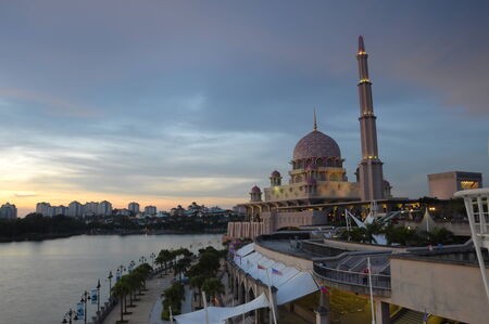 Putra Mosque in Putrajaya during sunsetのeditorial素材