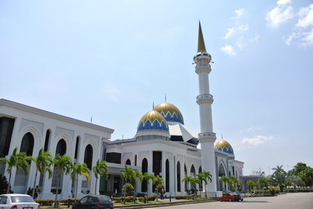 Masjid Kolej Islam Pahang Sultan Ahmad Shah located at Jalan Gambang, Kuantan, Pahang. Built in the compound of Kolej Islam Pahang Sultan Ahmad Shah (KIPSAS).のeditorial素材