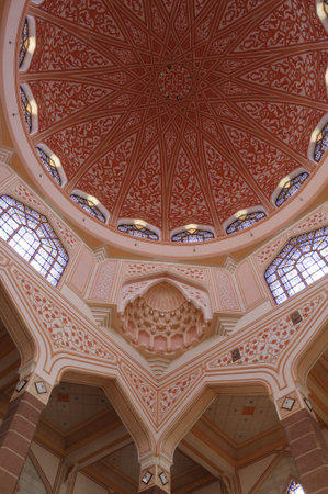 Putra Mosque located at Putrajaya Malaysia. It was the first mosque built in Putrajaya.のeditorial素材