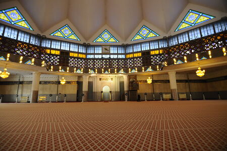Interior of Malaysia National Mosque a.k.a Masjid Negara on February 15, 2014 at Kuala Lumpur, Malaysia. It was built in 1965 and has a capacity of 15,000 people\'s.のeditorial素材