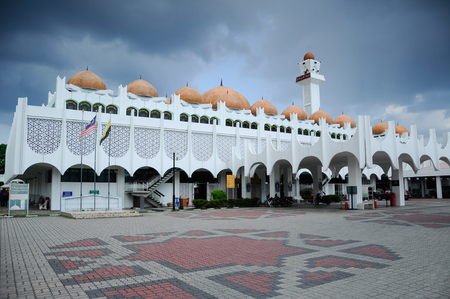 Perak State Mosque located in Ipoh Perak on 13.12.2014. It is landmark of Ipoh Town. This mosque uniqueness lies in its design as there are 125 domes on its roof.のeditorial素材