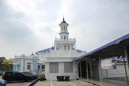 Sultan Ibrahim Jamek Mosque located at Muar, Johor, Malaysia. It was built on 1927 and stands near the mouth of the Muar River. The mosque design has British influences.のeditorial素材