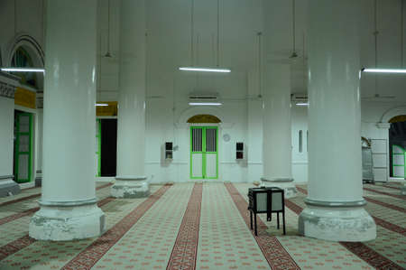 Traditional door of The Abidin Mosque in Kuala Terengganu, Malaysia. It was Terengganu old state royal mosque built by Sultan Zainal Abidin II between 1793 and 1808. The mosque, which is also known as the White Mosque or the Big Mosque.のeditorial素材