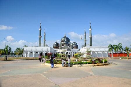 The Crystal Mosque or Masjid Kristal is a mosque in Kuala Terengganu, Terengganu, Malaysia. A grand structure made of steel and the finishes from glass and crystal. The mosque is located at Islamic Heritage Park on the island of Wan Man.のeditorial素材