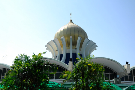 PENANG, MALAYSIA -APRIL 16, 2014: Penang State Mosque or Penang Mosque is a state mosque located in George Town, Penang, Malaysia.のeditorial素材