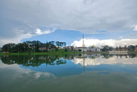 lake and city on reflectionのeditorial素材