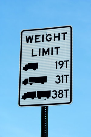 A Truck weight limit sign