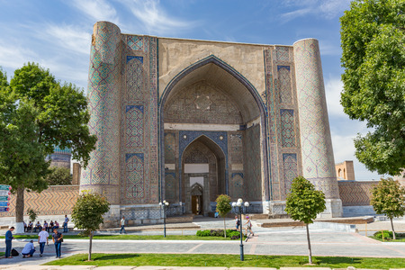 SAMARKAND, UZBEKISTAN - AUGUST 29, 2016:  Bibi-Khanym mosque, constructed by Tamerlane the Great in commemoration of his favourite and beloved wife.のeditorial素材