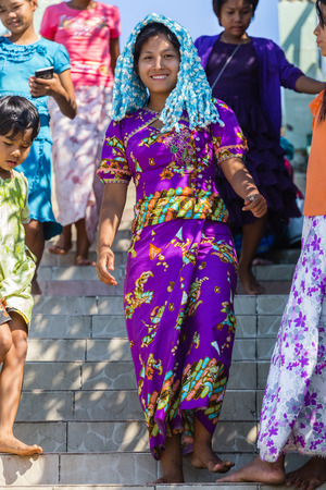 KYAIKTIYO, MYANMAR - DECEMBER 05, 2014: pilgrimage  to Kyaikhtiyo or Kyaiktiyo pagoda, Golden rock, Myanmarのeditorial素材