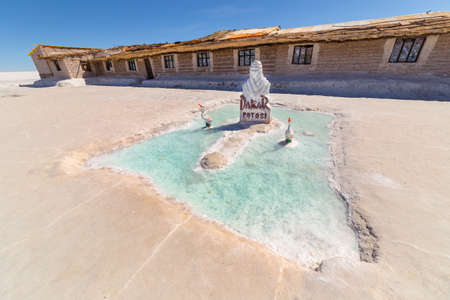 Uyuni, Bolivia - october 01, 2018: Salt hotel near the Dakar Bolivia Monument in Salar de Uyuni, near Colchani, in Boliviaのeditorial素材