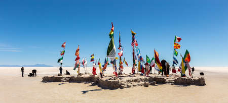Uyuni, Bolivia - october 01, 2018: Flags in front of the Salt hotel near the Dakar Bolivia Monument in Salar de Uyuni, near Colchani, in Boliviaのeditorial素材