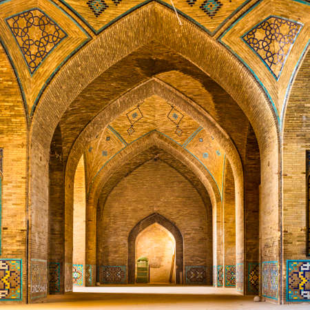 Isfahan, Iran - April 29, 2015: Mosque Al-Hakim, located near the bazaar of Isfahan, in Iran, was built in 1654 during the reign of Shah Abbas II (1648-66) by Doctor (Hakim) Daud, who fled from Isfahan to India.のeditorial素材