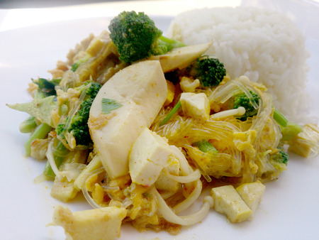 Vegetarian Food with fried mixed vegetables with noodles made of green grams & thai jasmine rice, Healthy food. thai foodの写真素材