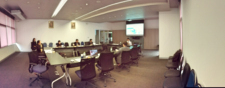 Blurred image of business people and student sitting in conference room, meeting room for profession seminar with screen projector for present information. education or training concept. panorama viewの写真素材