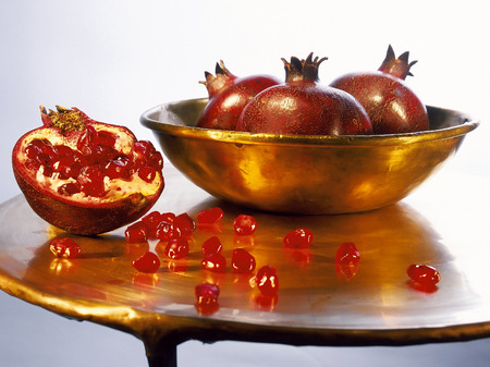 Juicy ripe pomegranatesの写真素材