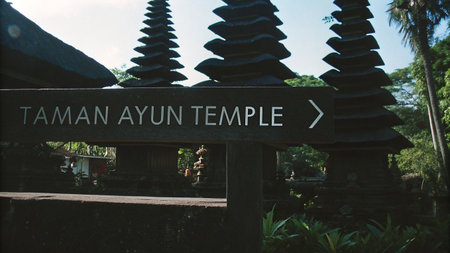 Discover the serene beauty of Taman Ayun Temple in Bali. This UNESCO World Heritage site features stunning traditional Balinese architecture, distinctive tiered roofs, and lush tropical surroundings, inviting visitors to explore its cultural heritage and spiritual tranquility.の素材