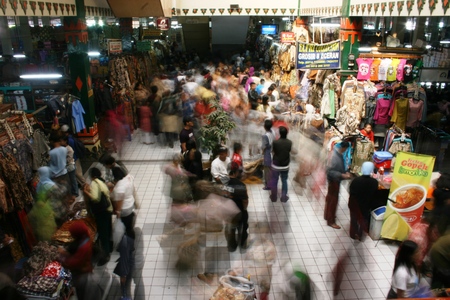 YOGYAKARTA - AUGUST 1 Activity in the Beringharjo market Yogyakarta at the weekend, many people are shopping for clothes and other basic goods  Beringharjo one market in Indonesia which is famous for its batik marketing on August 1, 2008 in Yogyakartaのeditorial素材