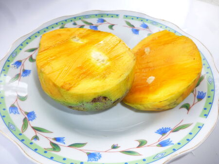 Mango with slices