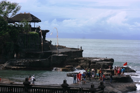Indonesian temple in sea, Tanah lot complex, Bali, Indonesiaのeditorial素材
