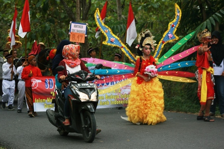 Blora, Central Java, Indonesia. 25/09/2016: Indonesian Culture carnival to commemorate the anniversary of Independence dayのeditorial素材