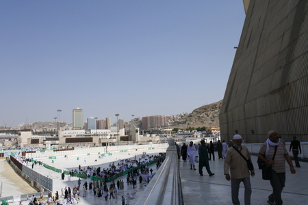 the activities of Muslim worshipers around Masjidil Haram mosque, Mecca, saudi Arabiaのeditorial素材