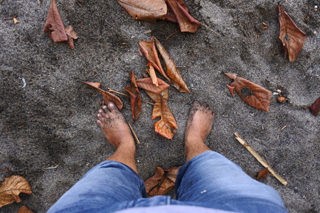 feet on the becahの写真素材