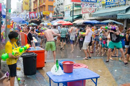 Bangkok, Thailand, 13 April 2015. Festival goers battle it out with water guns during the annual Songkran water festival in Khao San Road.のeditorial素材
