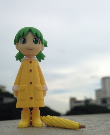 Yotsuba mini toy with raincoat and umbrellaの素材