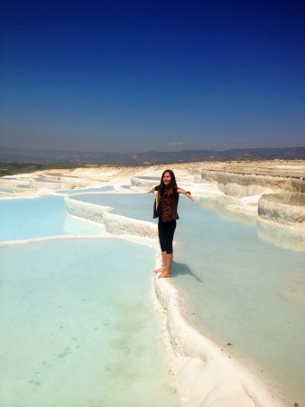 Woman in Pamukkale Turkey の素材