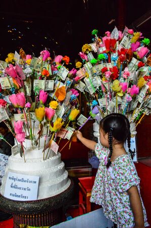 Girls donate money to build objectsのeditorial素材