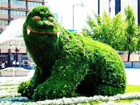 In August 2009, it was renovated in Gwanghwamun Plaza, where water sprinkled on Haitai Topiary, a symbol of the Seoul Metropolitan Government.のeditorial素材