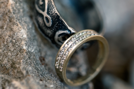 The rings of the bride and groom are being photographed.の写真素材