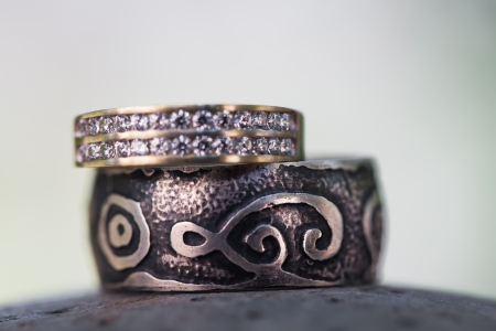 The rings of the bride and groom are being photographed.の写真素材