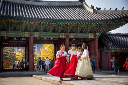 Seoul/South Korea-06.11.2016:Girl model in Seoul Royal palaceのeditorial素材