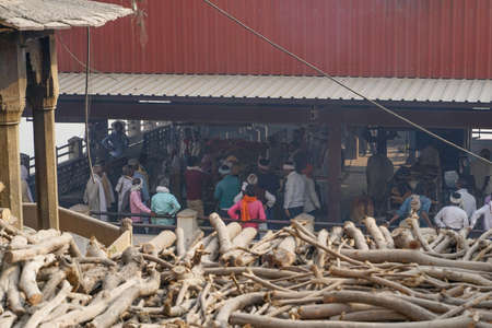 Varanasi/India-13.07.2019:Rite of burning the dead bodyのeditorial素材