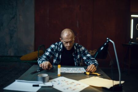 Maniac kidnapper cuts out letters to compose text