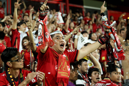 BANGKOK,THAILAND-MA Y 4  Fan club of SCG Muangthong United during the TPL 2014 between SCG Muangthong United and Suphanburi FC at SCG Stadium on May 4, 2014 in Bangkok,Thailand のeditorial素材