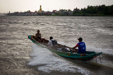 NONTHABURI,THAILAND-JULY 6: The ferry boat in Chao Pharaya river in Nonthaburi province taken on July 6,2015 in Thailand.のeditorial素材
