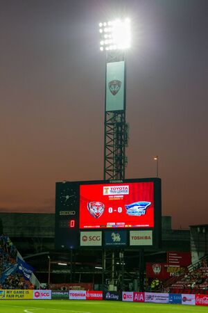 NONTHABURI,THAILAND-MAY1: The score board showing teams before the game MTUTD VS Chonburi FC on May 1,2016.のeditorial素材