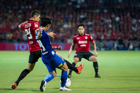 NONTHABURI,THAILAND-MAY1: Claiton Silva(No.23) Player of SCG Mueng Thong UTD in action between the game MTUTD VS Chonburi FC on May 1,2016.のeditorial素材