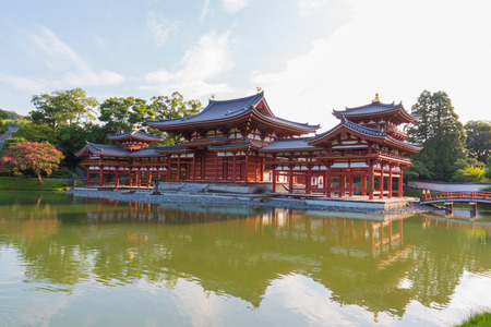 Byodo-in (Phoenix Hall) is a Buddhist temple in the city of Uji in Kyoto Prefecture, Japan, built in late Heian period. It is jointly a temple of the Jodo-shu and Tendai-shu sects.のeditorial素材