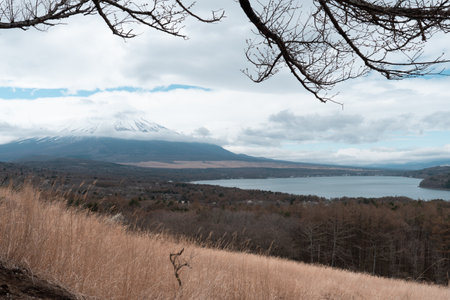 Yamanaka lake and Mt. Fuji seen from Panoramadai view point on cloudy dayのeditorial素材