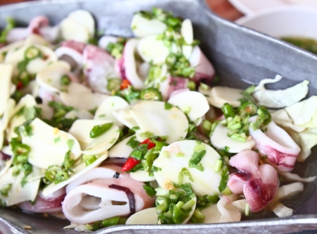 Steamed squid with lemon